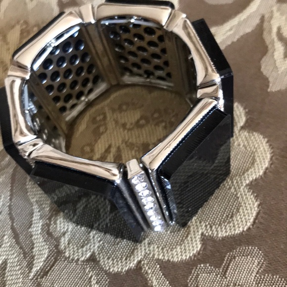 Jewelry - Picture 6 of 8